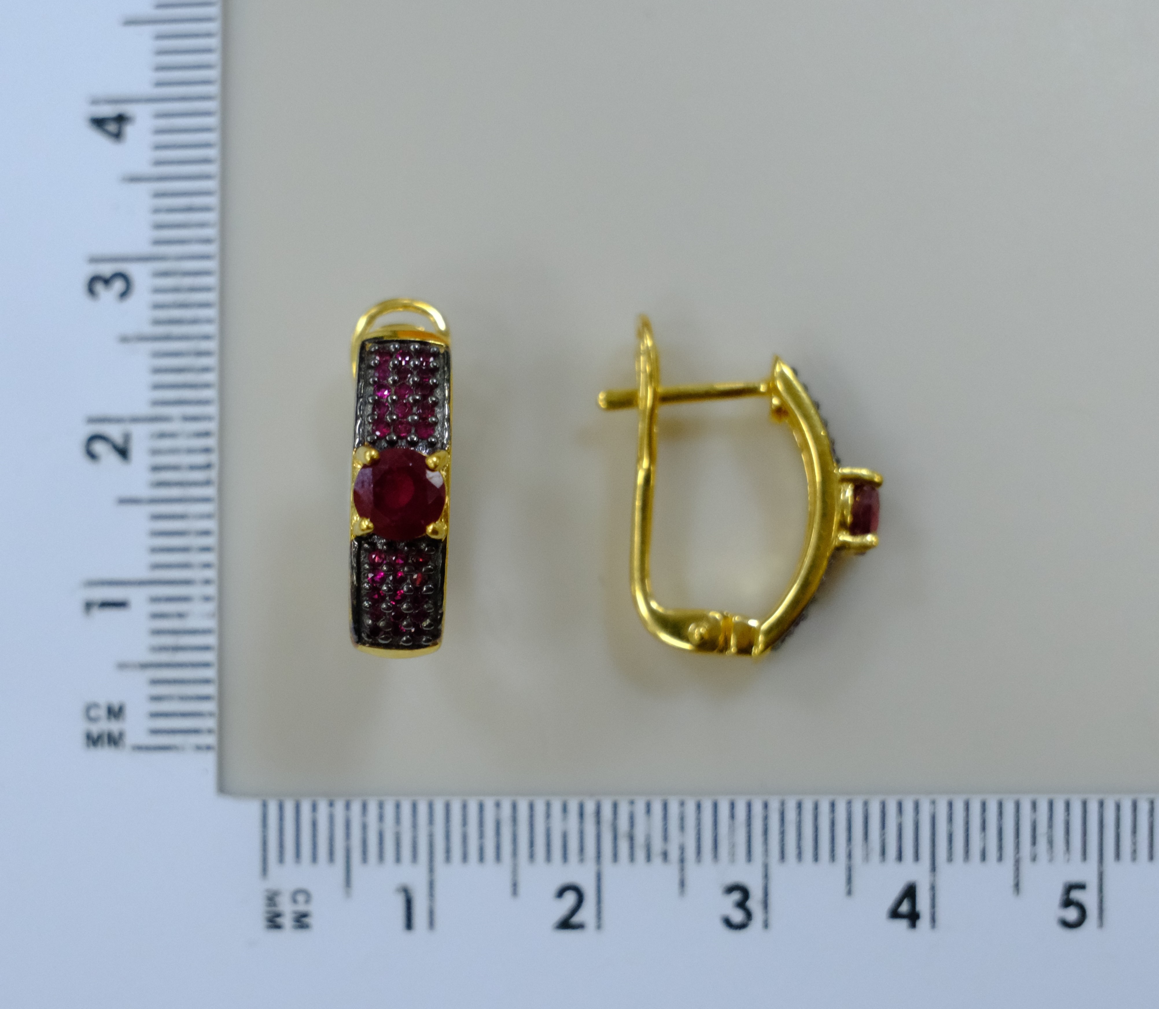 Серебряные серьги с рубинами